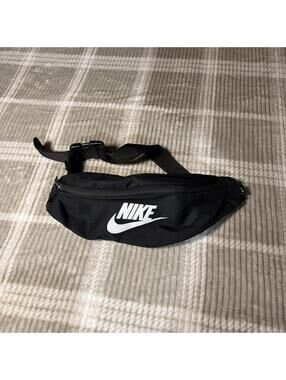 Nike black waist bag #festival #outdoors